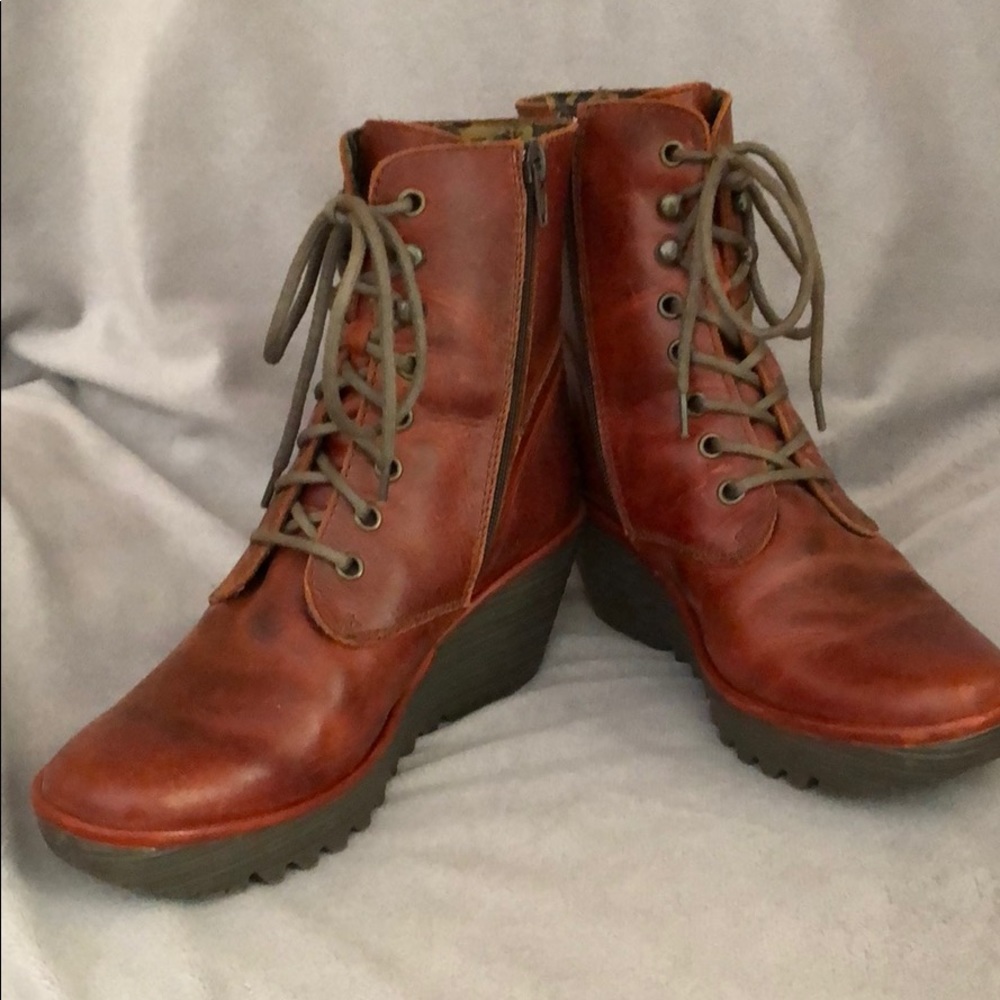 Fly London Lace/Zip up Boot size 39